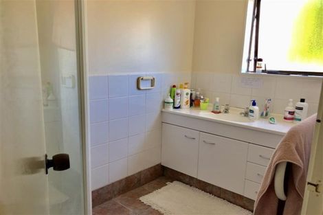 Photo of property in 2b Roys Road, Weymouth, Auckland, 2103