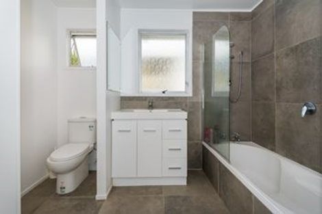 Photo of property in 46 Awaruku Road, Torbay, Auckland, 0630