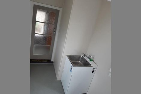 Photo of property in 28 Ussher Place, Pakuranga Heights, Auckland, 2010