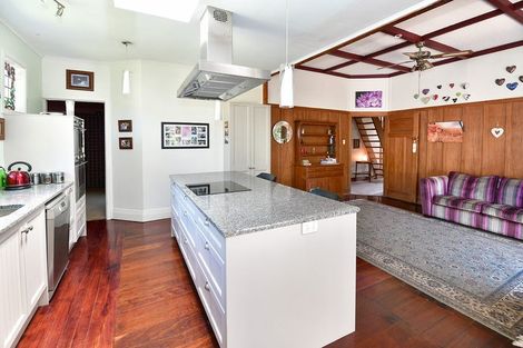 Photo of property in 13 Porter Crescent, Helensville, 0800