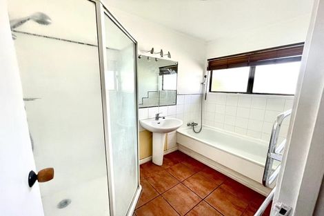 Photo of property in 315 Bucklands Beach Road, Bucklands Beach, Auckland, 2012