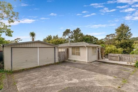 Photo of property in 18 Stallard Place, Glen Eden, Auckland, 0602