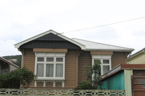 Photo of property in 150 Onepu Road, Lyall Bay, Wellington, 6022