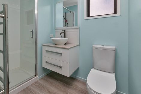 Photo of property in 1 Ishtar Place, One Tree Point, 0118