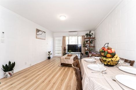 Photo of property in 5/38 Edmonton Road, Henderson, Auckland, 0612