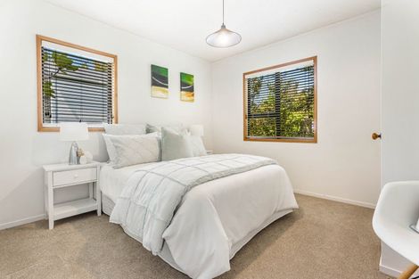 Photo of property in 8 Buckleys Track, Paremoremo, Auckland, 0632