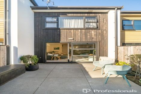 Photo of property in 11/489 Riverside Drive, Fairfield, Lower Hutt, 5011