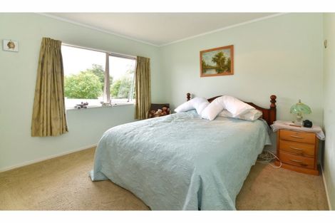 Photo of property in 14 Nickell Place, Orewa, 0931