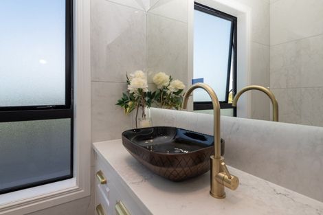 Photo of property in 83 Griggs Road, East Tamaki Heights, Auckland, 2016