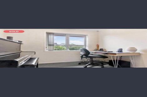 Photo of property in 9 Forsythe Place, Massey, Auckland, 0614