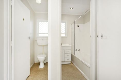 Photo of property in 69 Hepburn Road, Glendene, Auckland, 0602