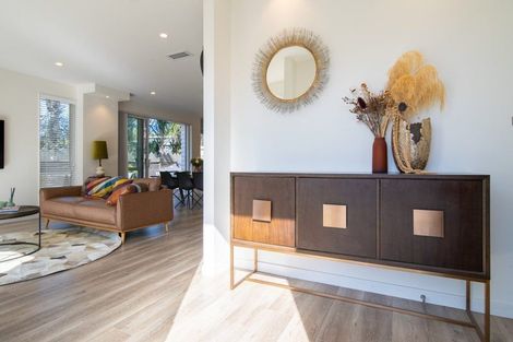 Photo of property in 335a East Coast Road, Mairangi Bay, Auckland, 0630