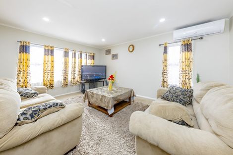 Photo of property in 5 Lloyd Avenue, Papatoetoe, Auckland, 2025