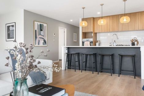 Photo of property in 24 Vinistra Road, Kumeu, 0810