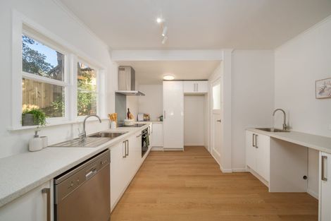 Photo of property in 10 Berkshire Grove, Cannons Creek, Porirua, 5024