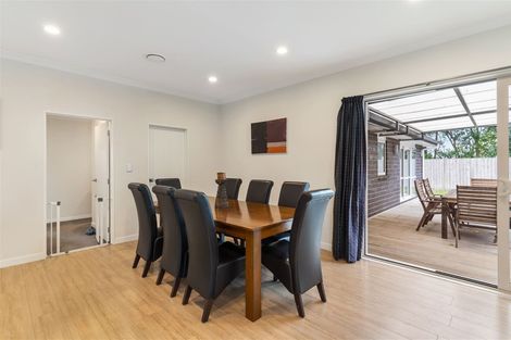 Photo of property in 11 Kilmacrennan Drive, Rosehill, Papakura, 2113