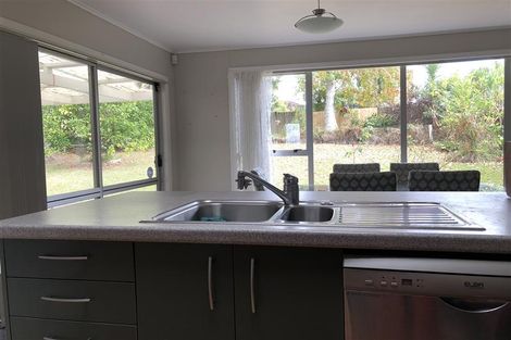 Photo of property in 89 Stottholm Road, Titirangi, Auckland, 0604