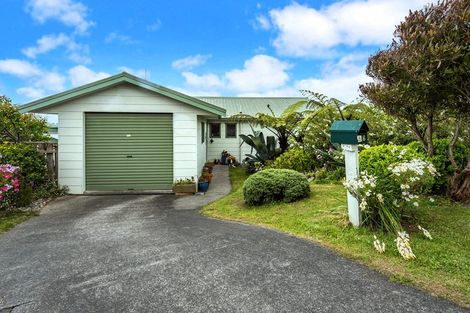 Photo of property in 16 Coventry Close, Ascot Park, Porirua, 5024