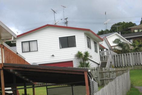 Photo of property in 2/7 Romulus Place, Totara Vale, Auckland, 0629