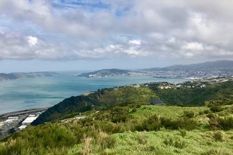 Photo of property in 9a Grumman Lane, Newlands, Wellington, 6037