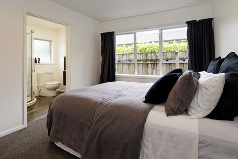 Photo of property in 50a Godley Road, Green Bay, Auckland, 0604