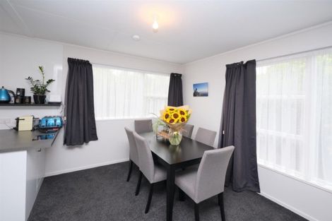 Photo of property in 22 Oberon Street, Stratford, 4332