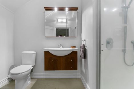 Photo of property in 2/4 Stratford Avenue, Milford, Auckland, 0620