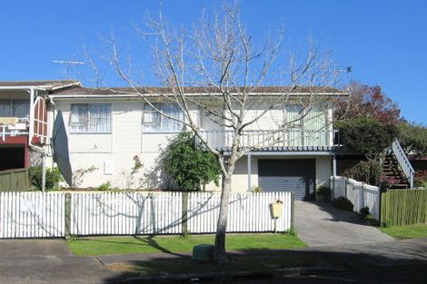 Photo of property in 2/1 Courant Place, Clover Park, Auckland, 2019
