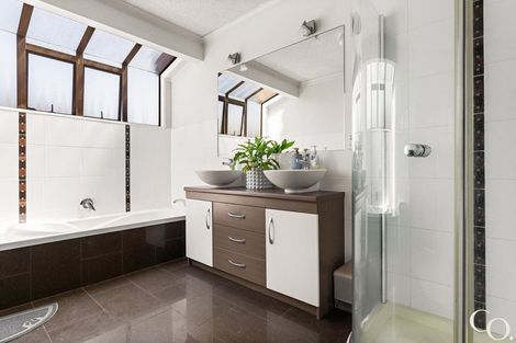 Photo of property in 4/10 Sutherland Avenue, Mount Maunganui, 3116