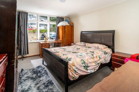 Photo of property in 87 Queens Drive, Lyall Bay, Wellington, 6022