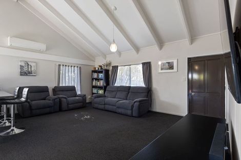 Photo of property in 1 Lydia Place, Kelvin Grove, Palmerston North, 4414