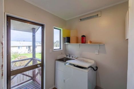 Photo of property in 23 Flaunty Place, West Harbour, Auckland, 0618