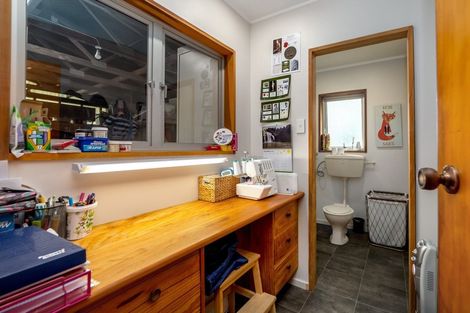Photo of property in 22 Tiratu Road, Dannevirke, 4976