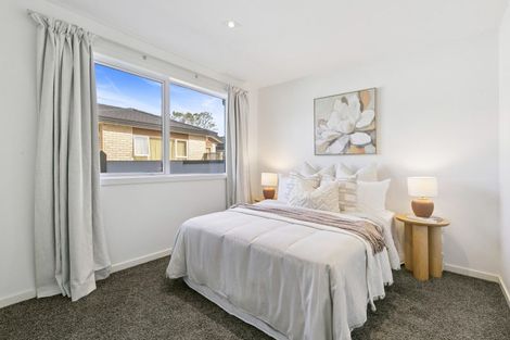 Photo of property in 11a Pinkerton Grove, Newlands, Wellington, 6037