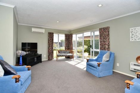 Photo of property in 9 Phoenix Lane, Northcote, Christchurch, 8052