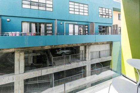 Photo of property in Dual Apartments, 403/142u Vivian Street, Te Aro, Wellington, 6011