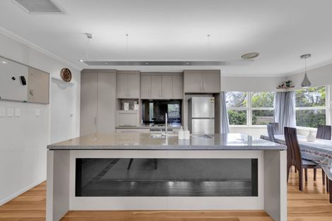 Photo of property in 2 Carrington Avenue, Hillcrest, Hamilton, 3216