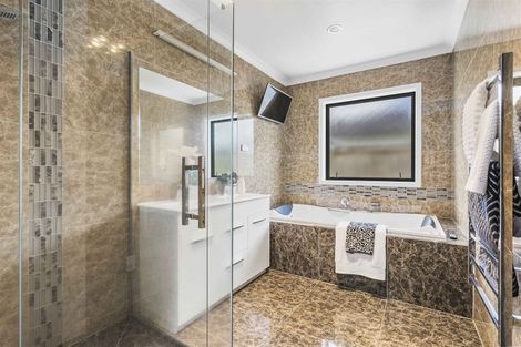 Photo of property in 52 Sirius Crescent, Rototuna North, Hamilton, 3210