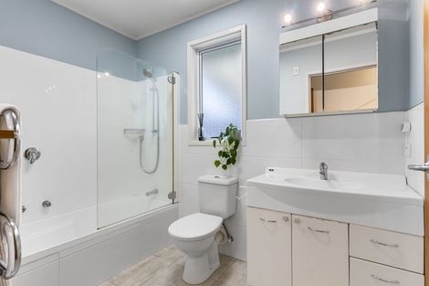 Photo of property in 3 Macnay Way, Murrays Bay, Auckland, 0630