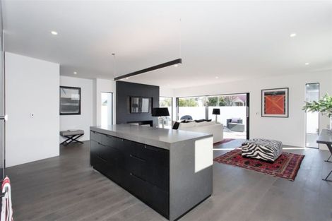 Photo of property in 80 Hewitts Road, Merivale, Christchurch, 8014