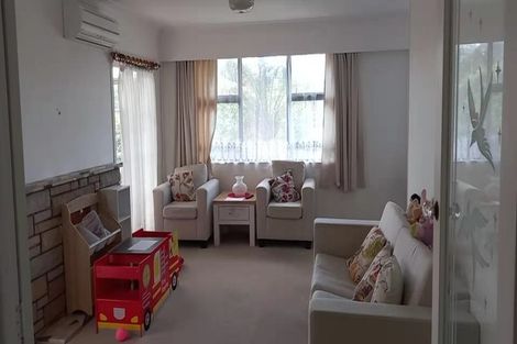 Photo of property in 10 Graham Avenue, Te Atatu Peninsula, Auckland, 0610