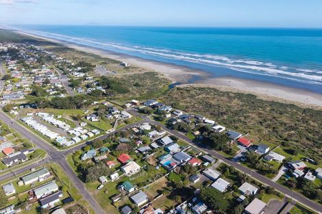 Photo of property in 6 Kent Avenue, Waitarere Beach, Levin, 5510