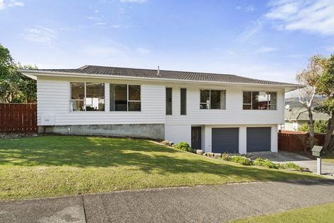 Photo of property in 4 Saint Aidans Way, Tawa, Wellington, 5028