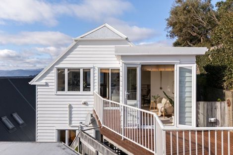 Photo of property in 78 The Crescent, Roseneath, Wellington, 6011