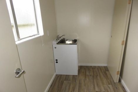 Photo of property in 27 Stewart Drive, Newlands, Wellington, 6037