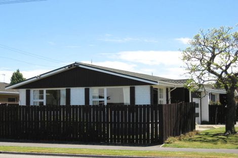 Photo of property in 159 Avonhead Road, Avonhead, Christchurch, 8042