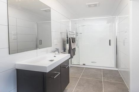 Photo of property in 69u2 Darlington Road, Miramar, Wellington, 6022