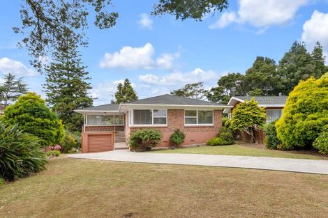 Photo of property in 96 Lawrence Crescent, Hillpark, Auckland, 2102