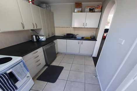 Photo of property in 56 Kenmore Street, Newlands, Wellington, 6037