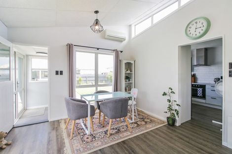 Photo of property in 16 Linklater Avenue, Foxton Beach, Foxton, 4815